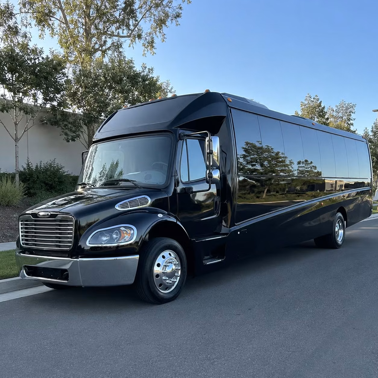 rowlett 28 passenger minibus rental